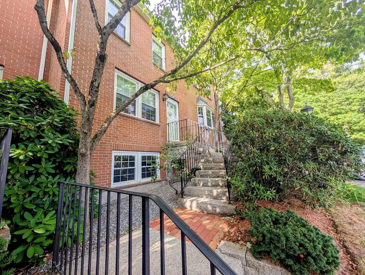 77 Derryfield Court Unit: 77
