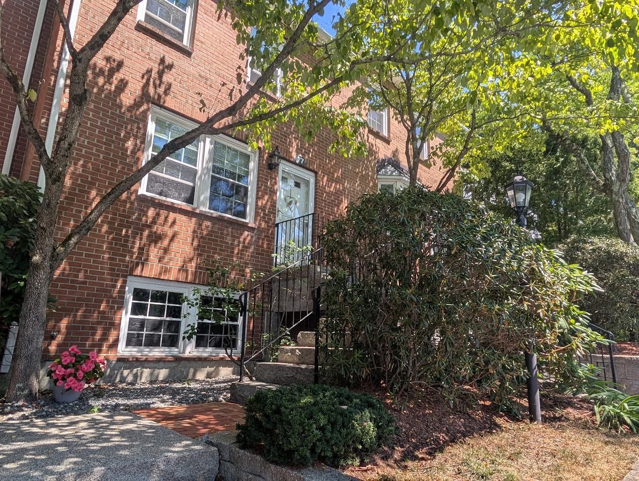 77 Derryfield Court Unit: 77