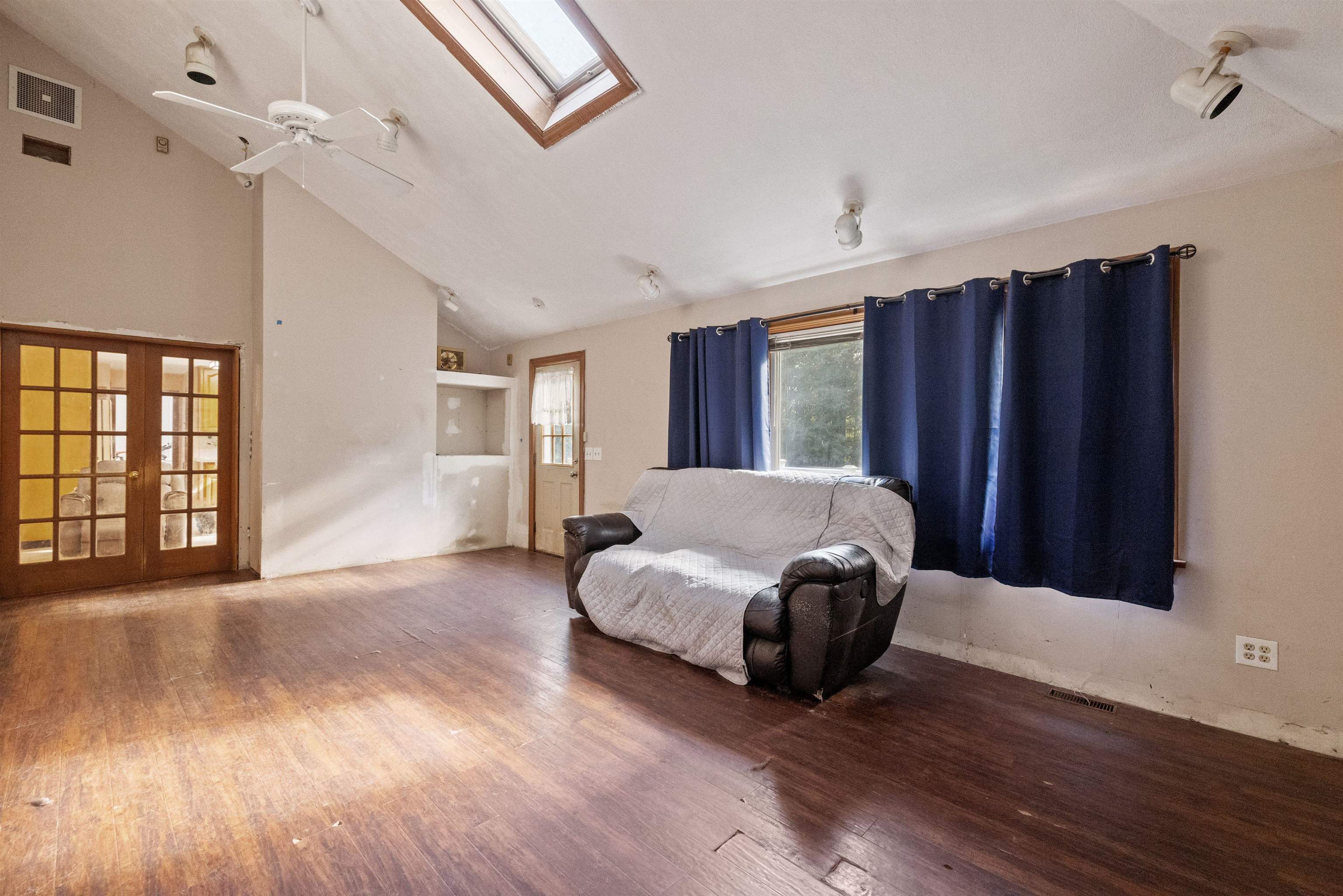 60 Horseshoe Road