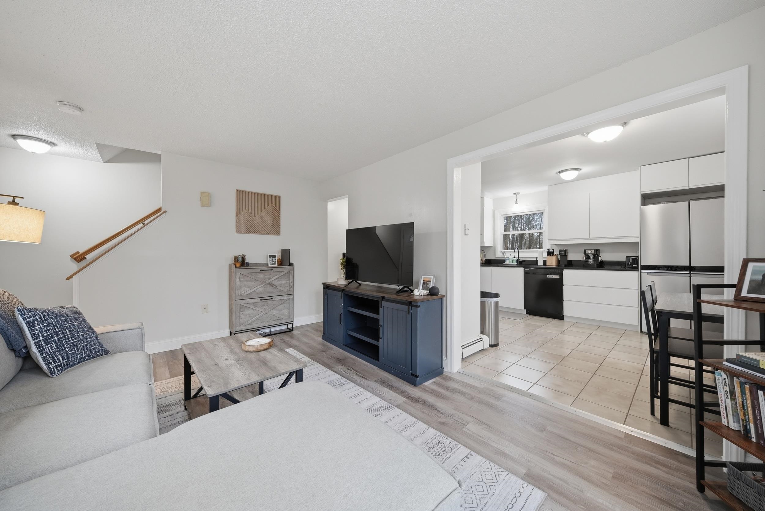 8 Lincoln Drive Unit: B