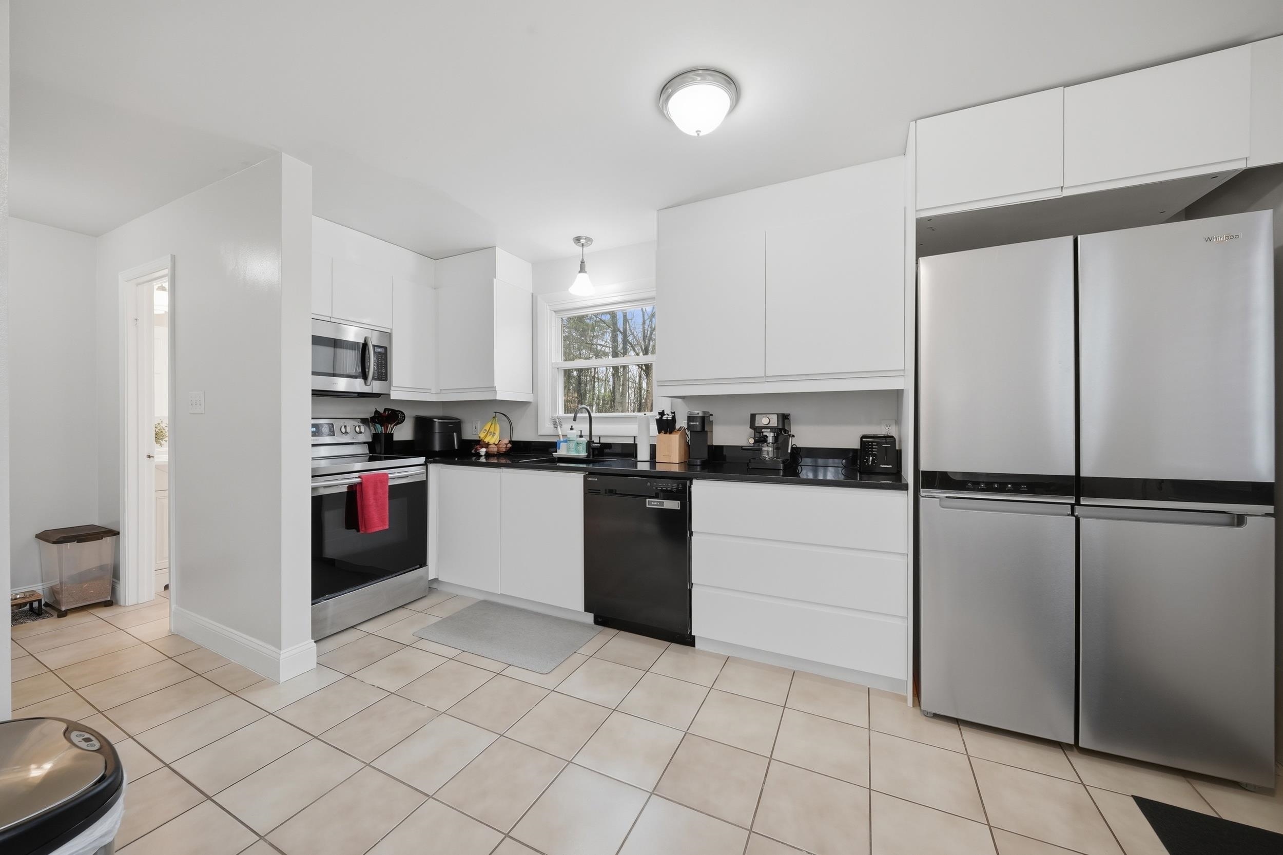 8 Lincoln Drive Unit: B