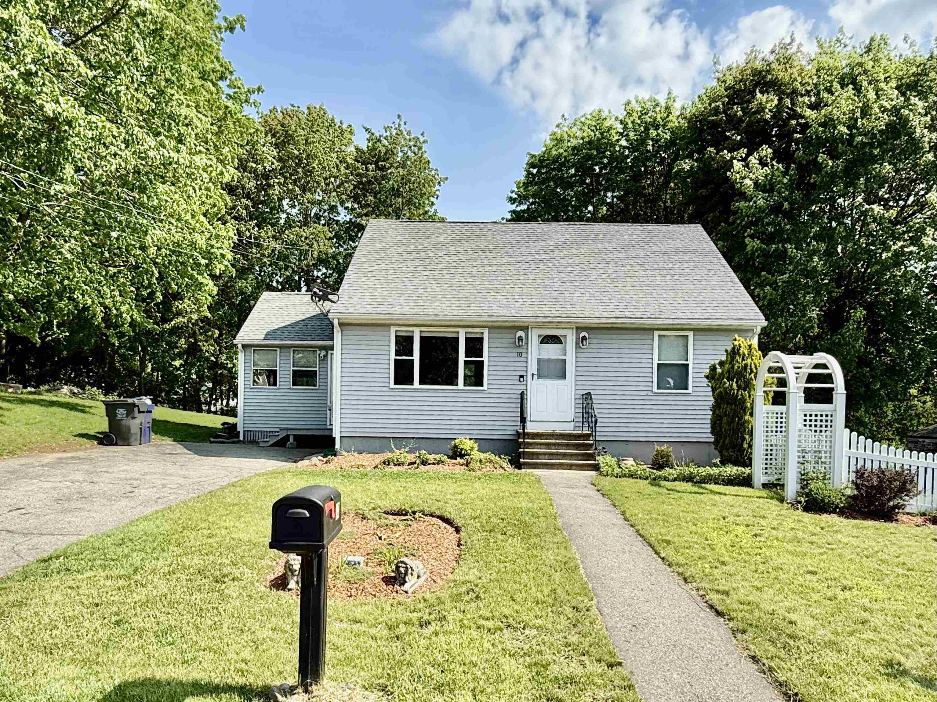 10 Vandette Avenue