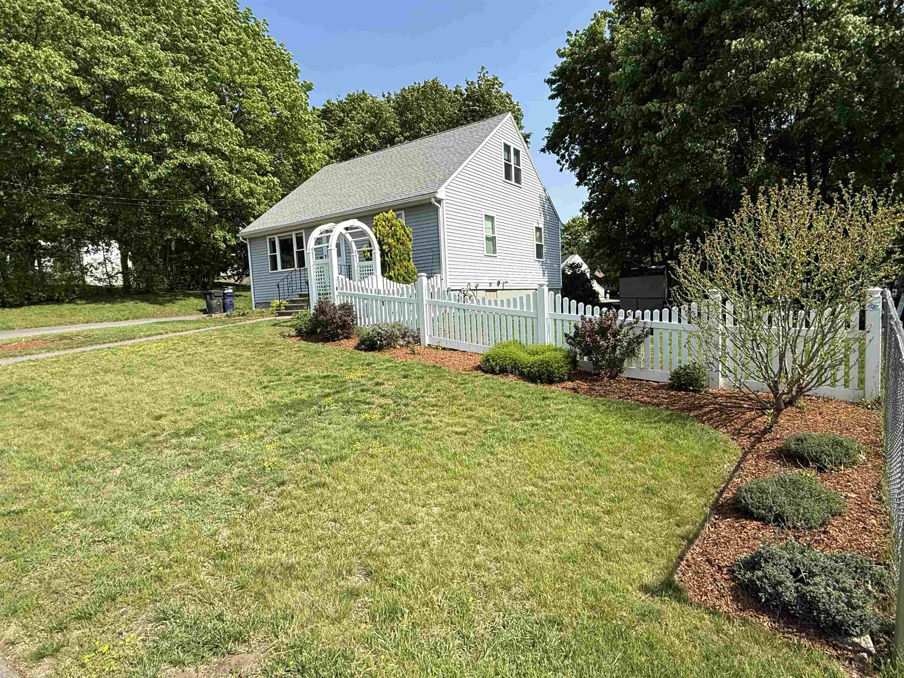 10 Vandette Avenue