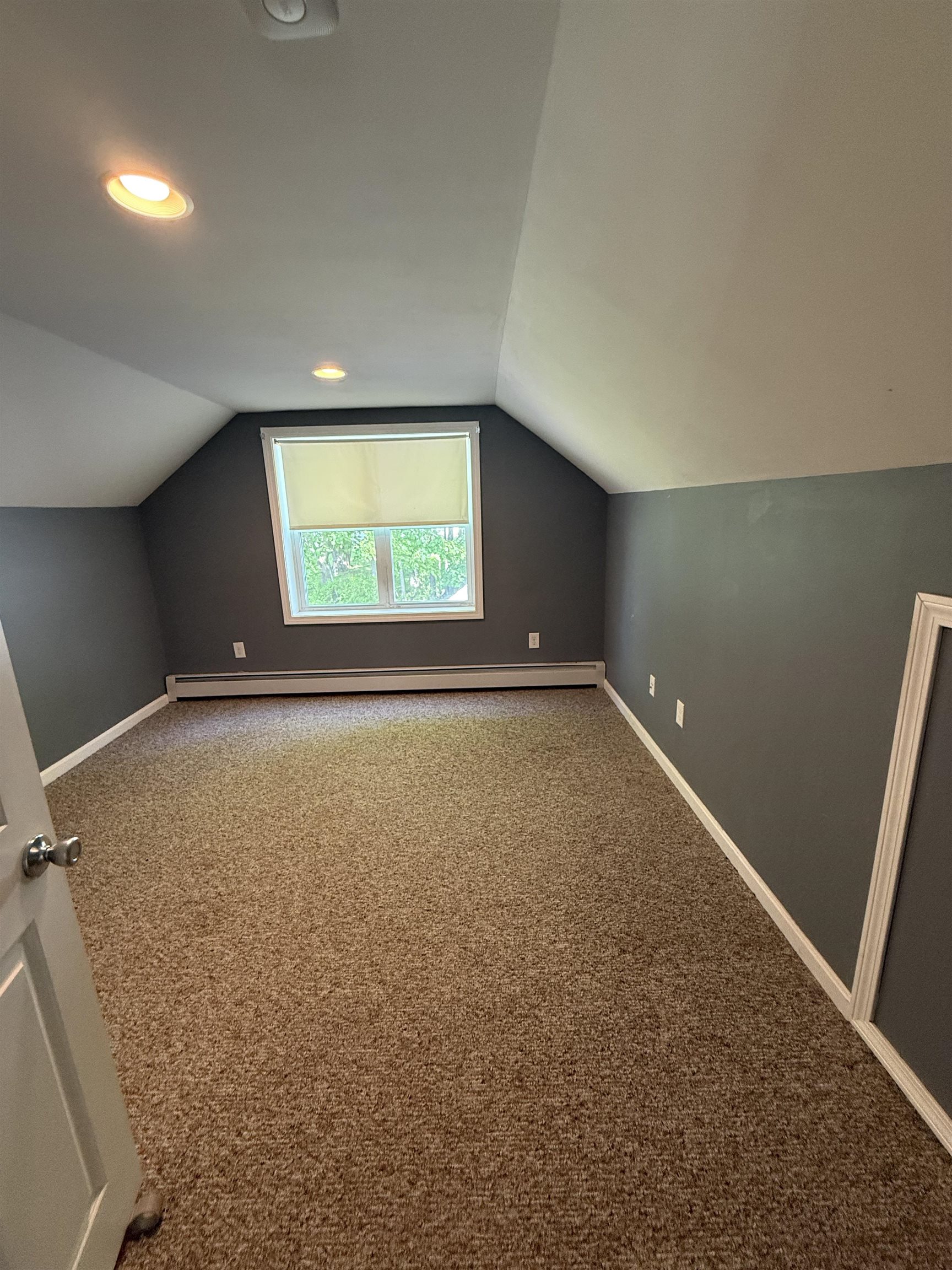 10 Vandette Avenue