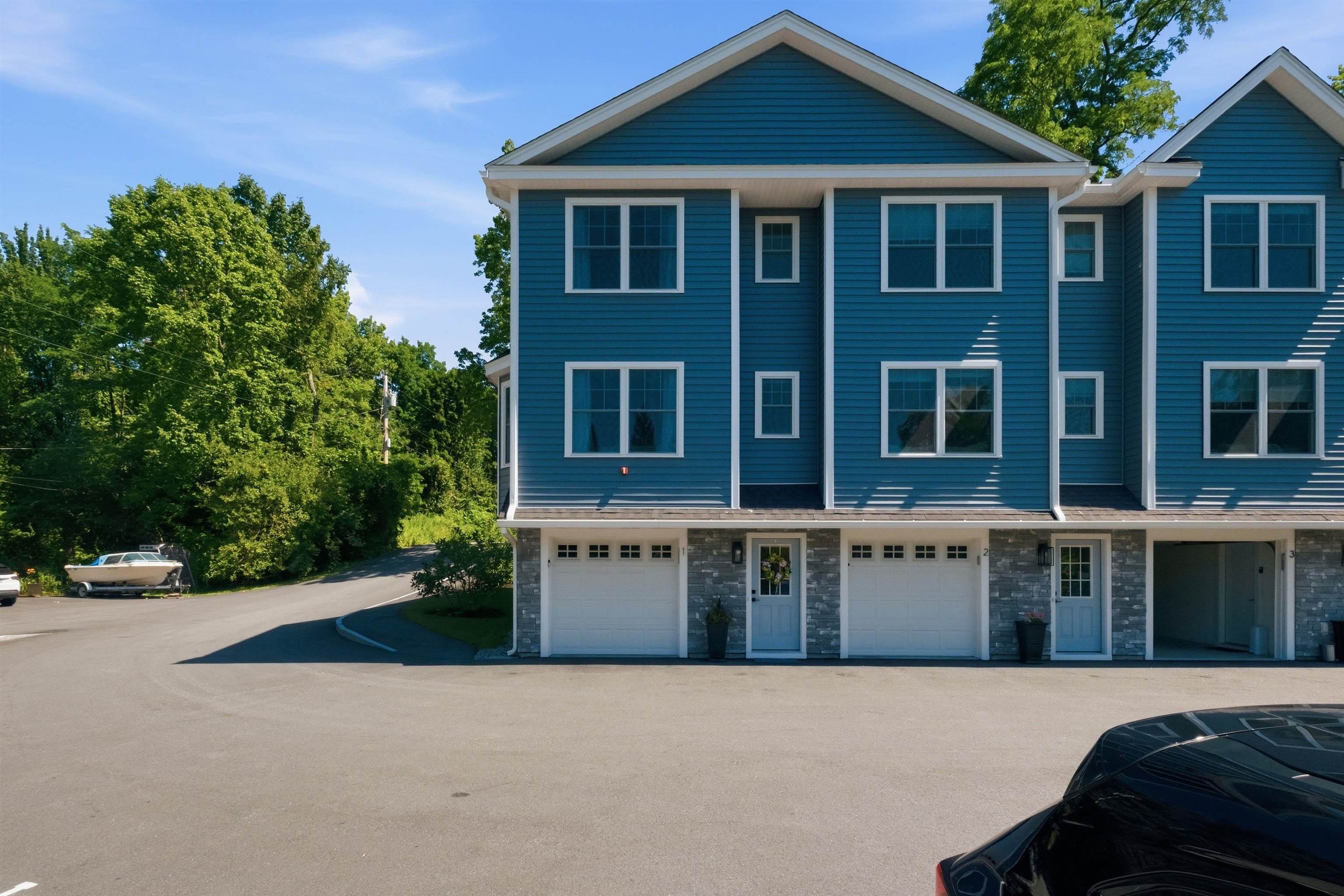 32 Charter Street Unit: 1