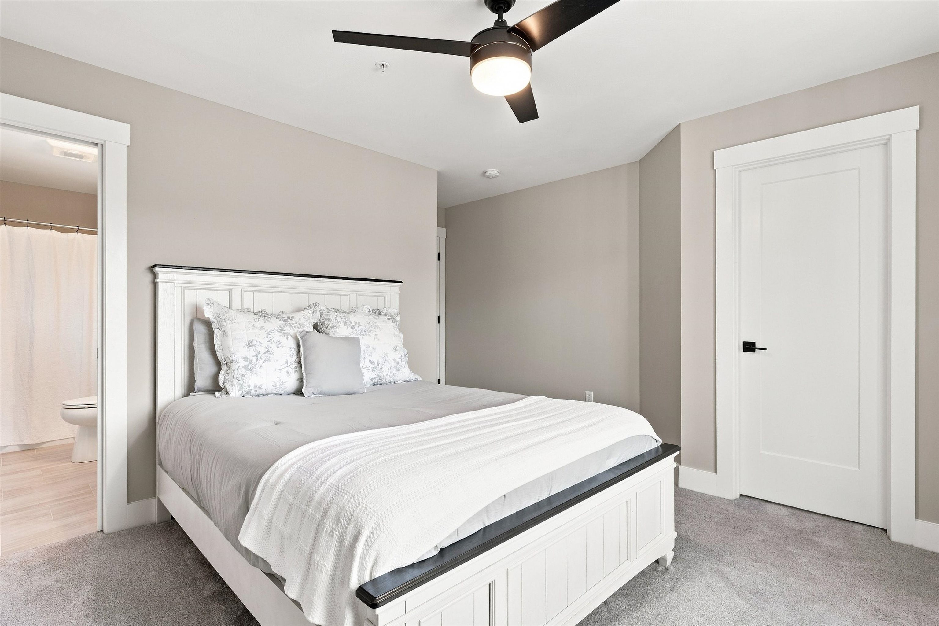 32 Charter Street Unit: 1