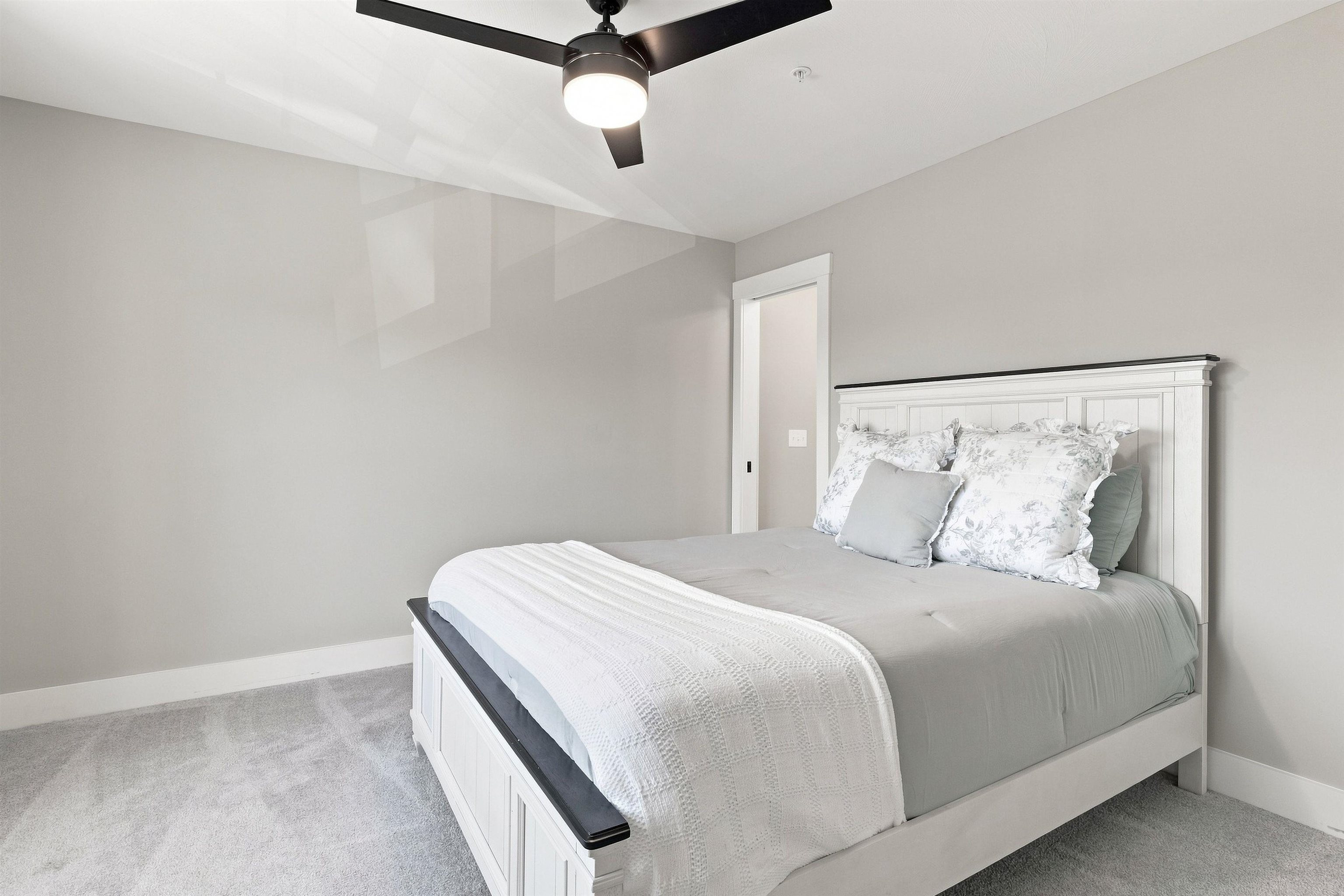 32 Charter Street Unit: 1