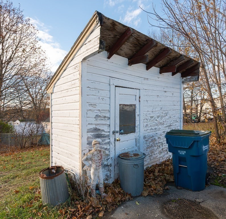 1301 Main St