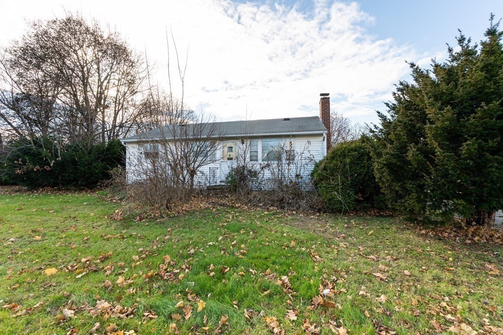 1301 Main St