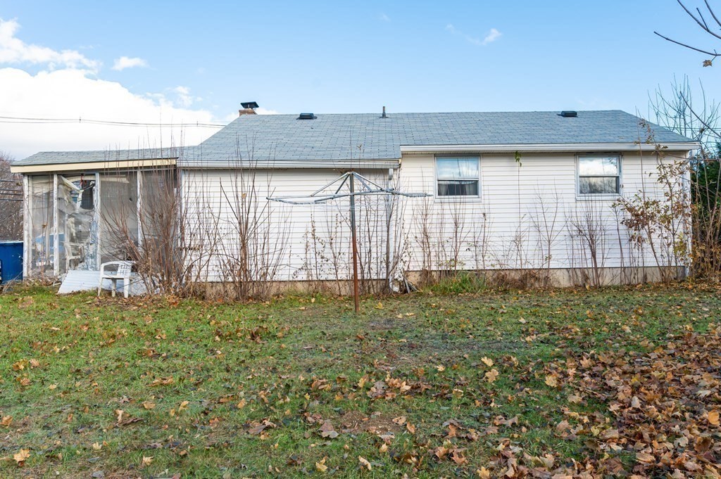 1301 Main St