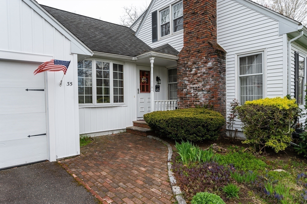 35 Hoyt Road