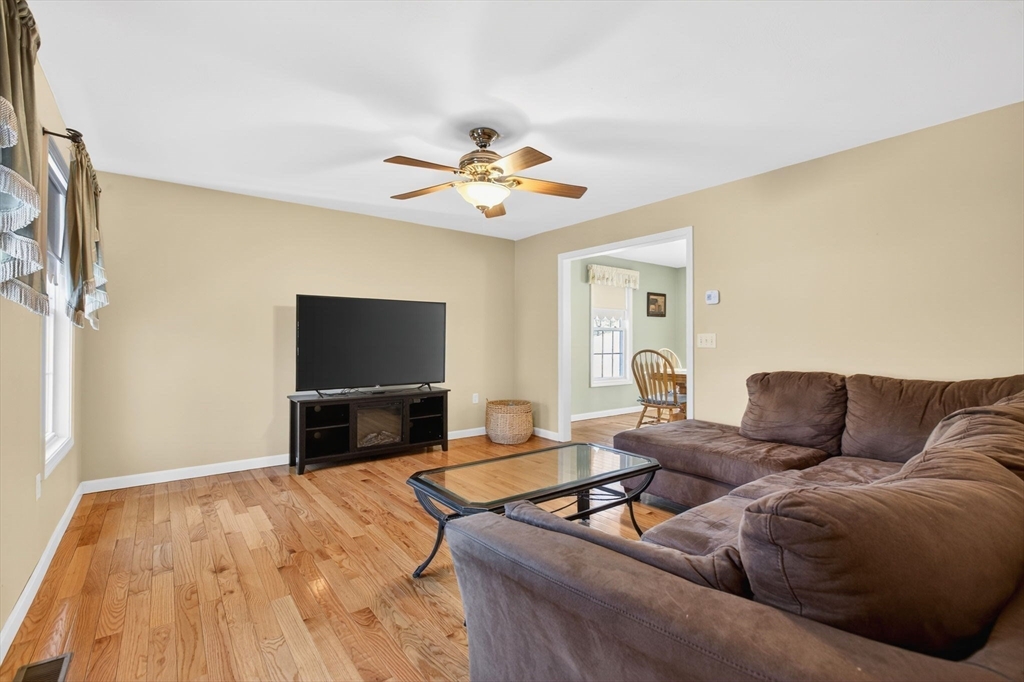 23 Clough Dr
