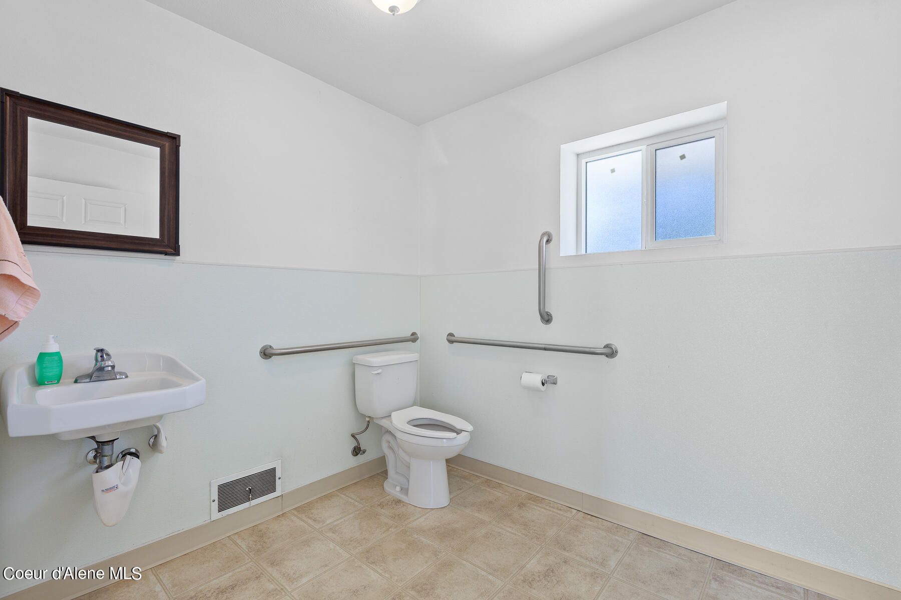 2202 N GOVERNMENT WAY, Coeur d'Alene