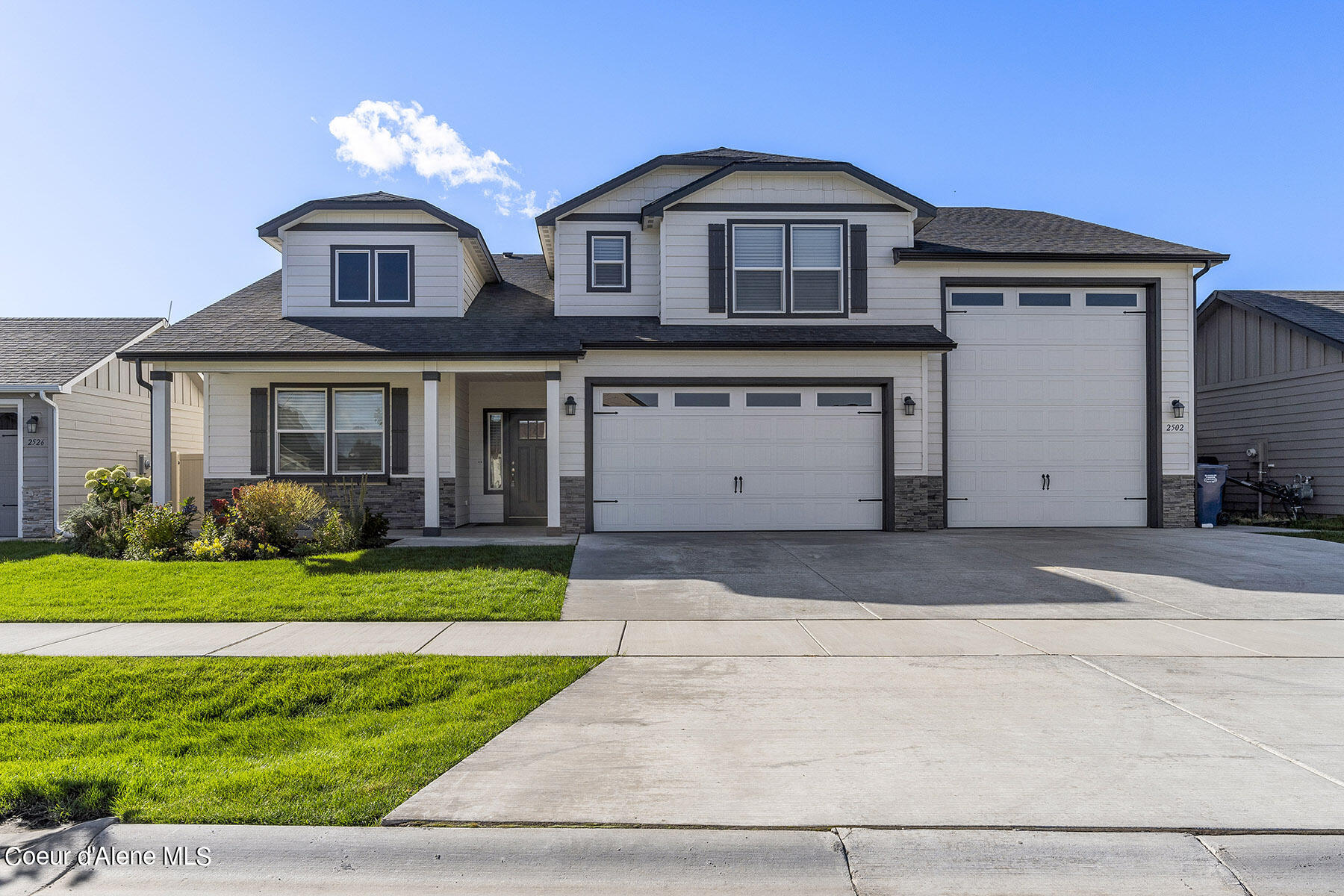 2502 E CORRINE LN