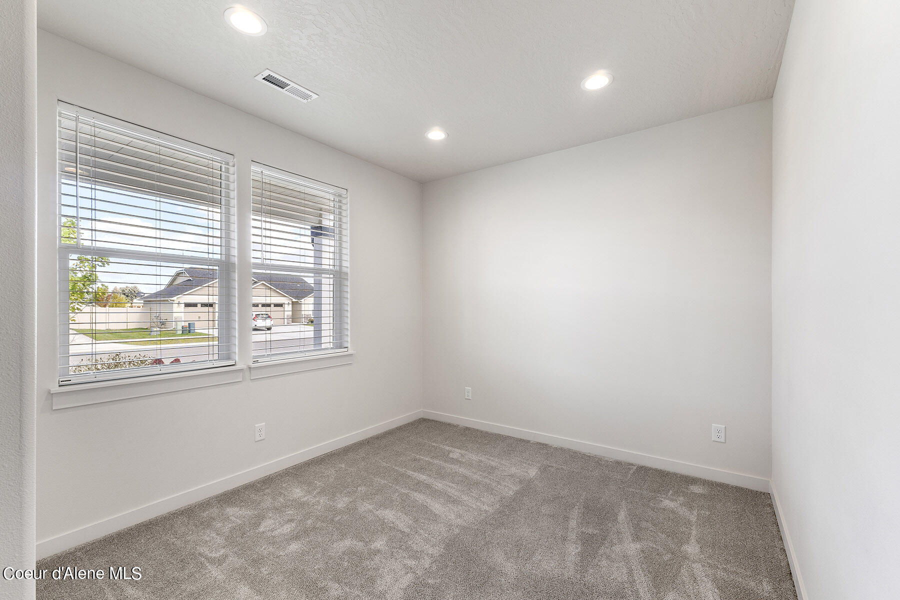 2502 E CORRINE LN