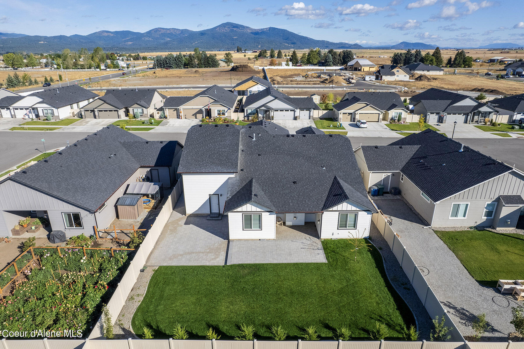 2502 E CORRINE LN