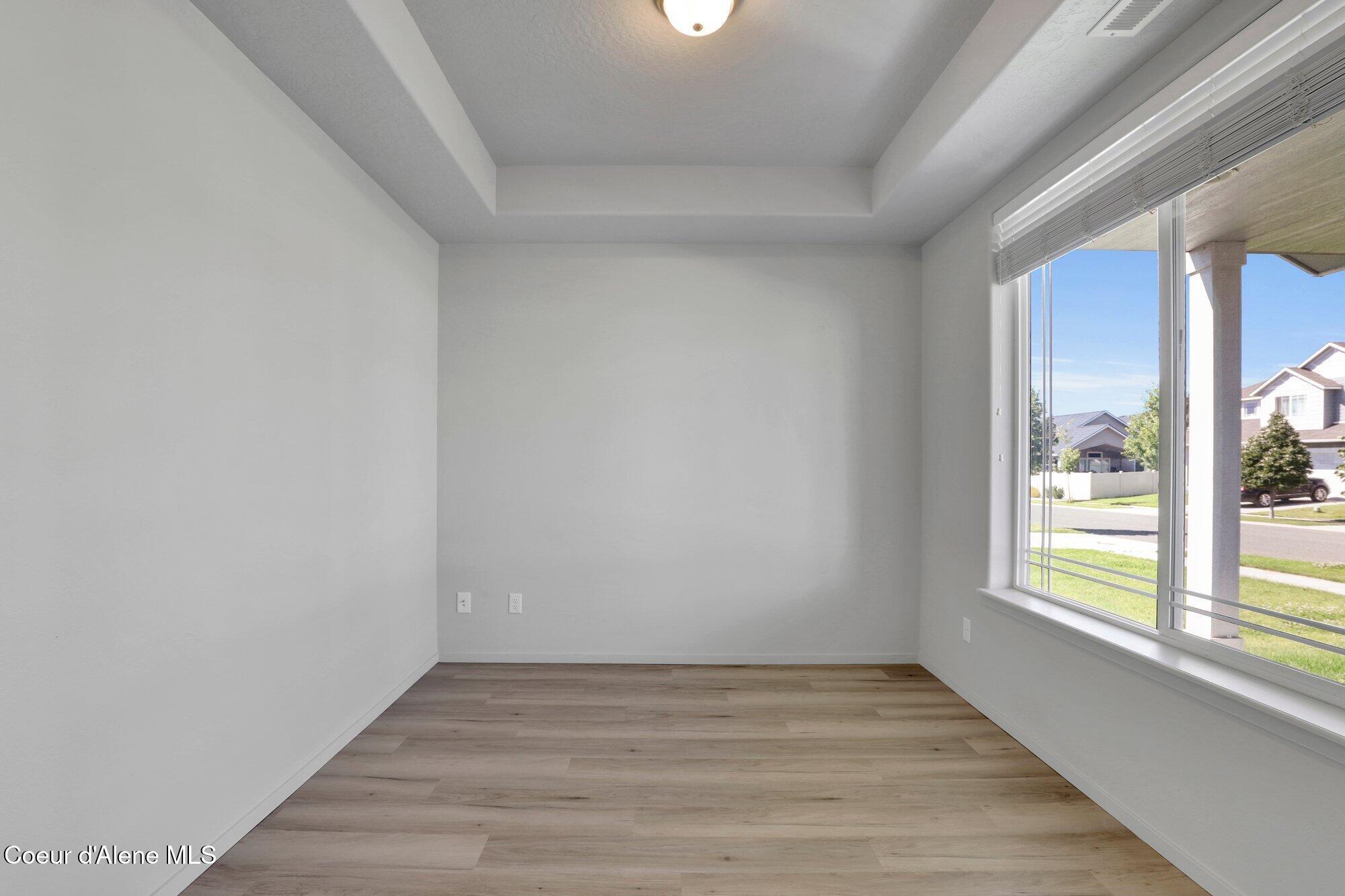 4381 N SHELBURNE LOOP