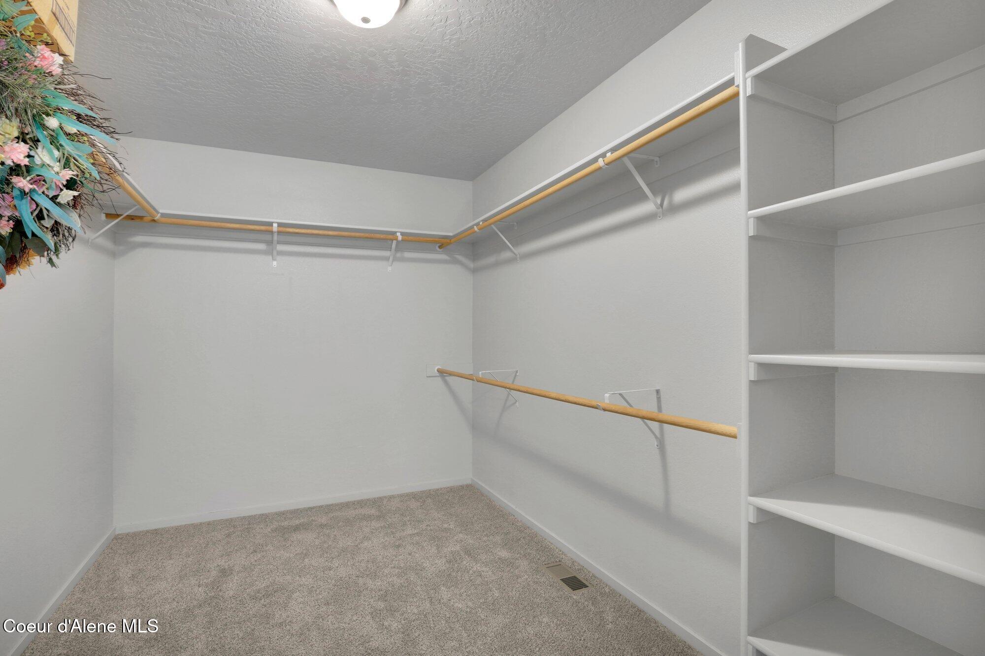 4381 N SHELBURNE LOOP