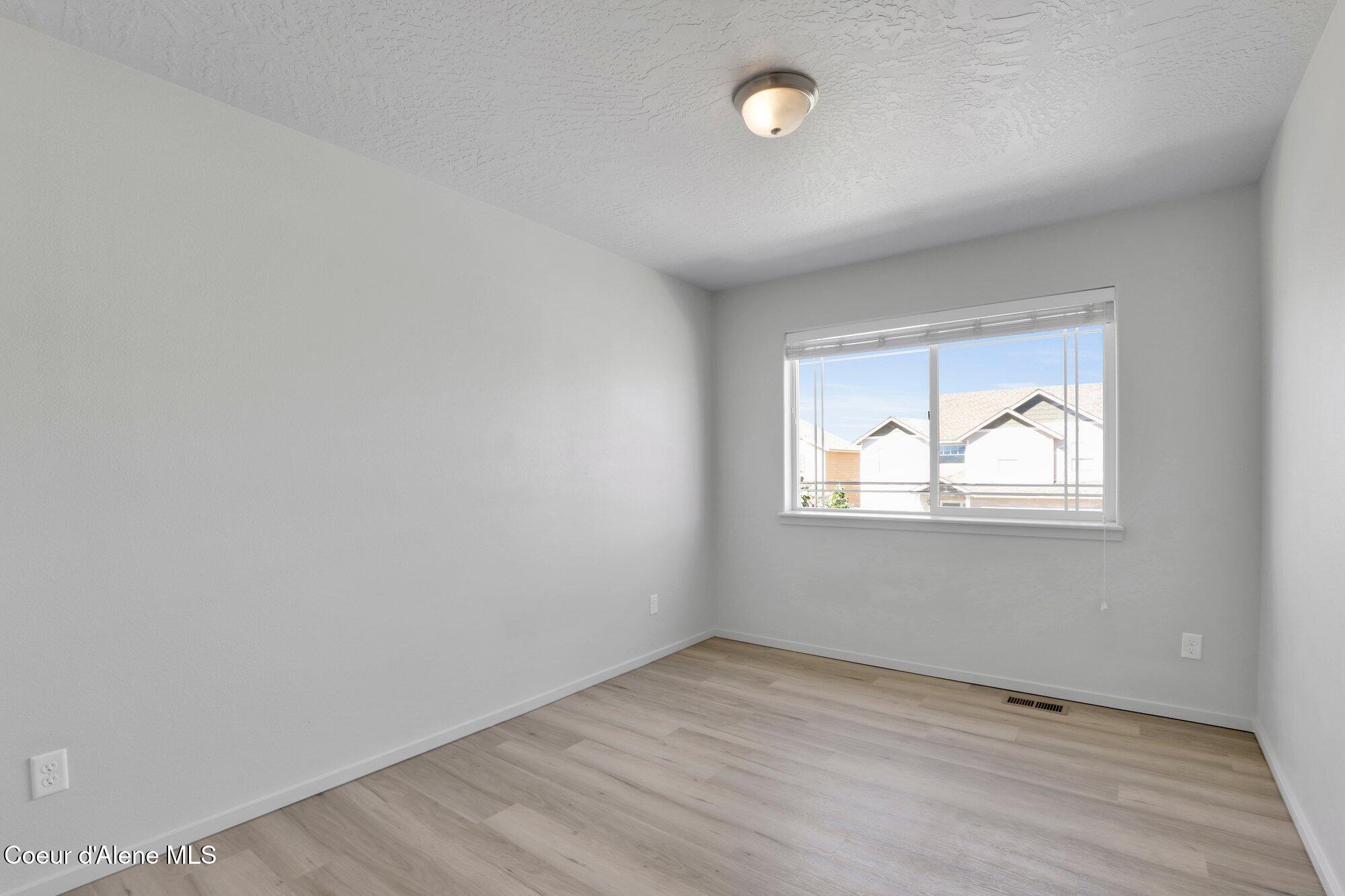 4381 N SHELBURNE LOOP