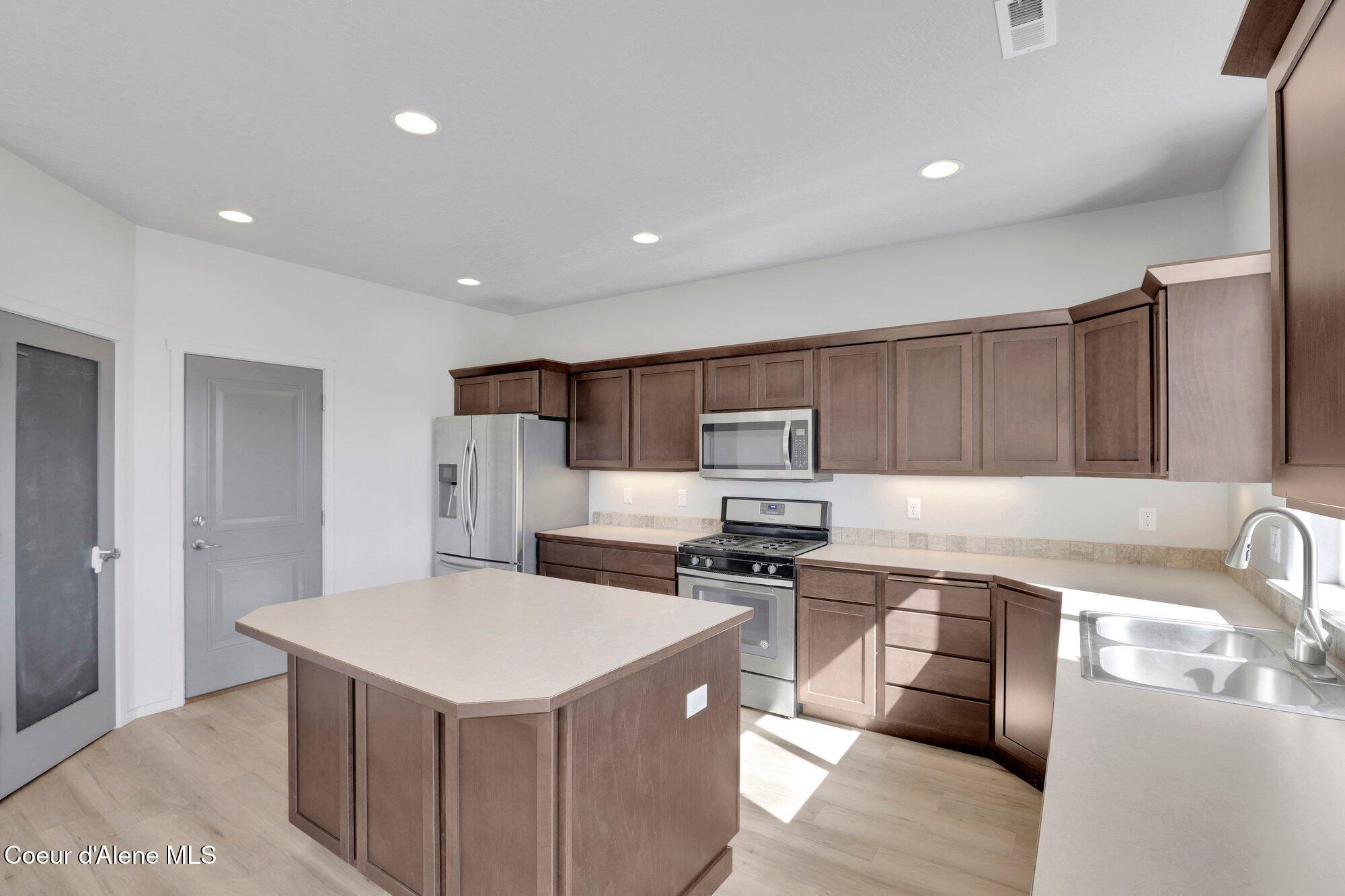 4381 N SHELBURNE LOOP