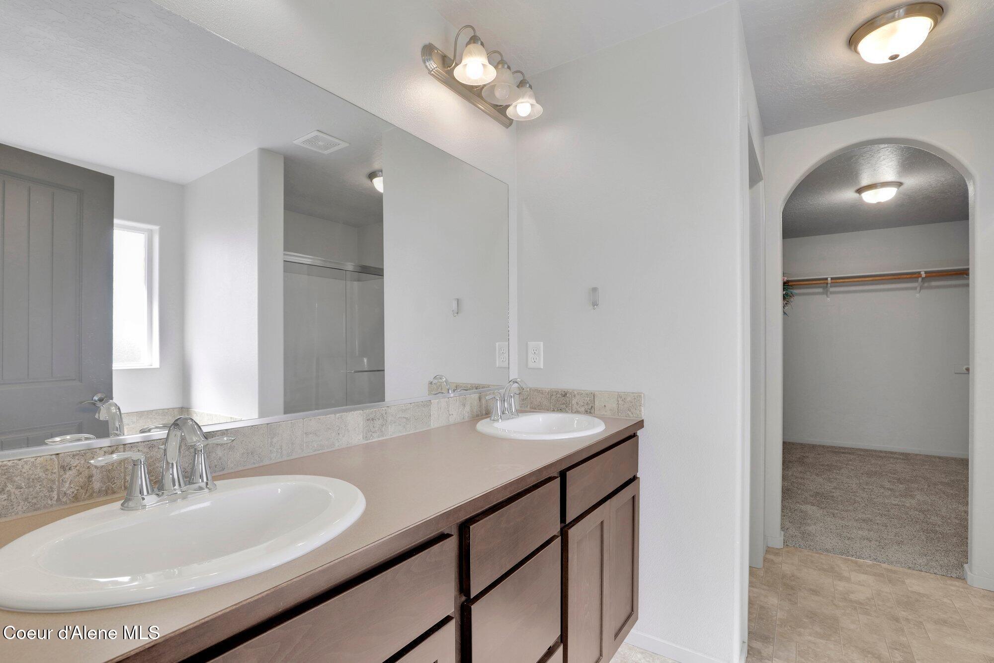 4381 N SHELBURNE LOOP