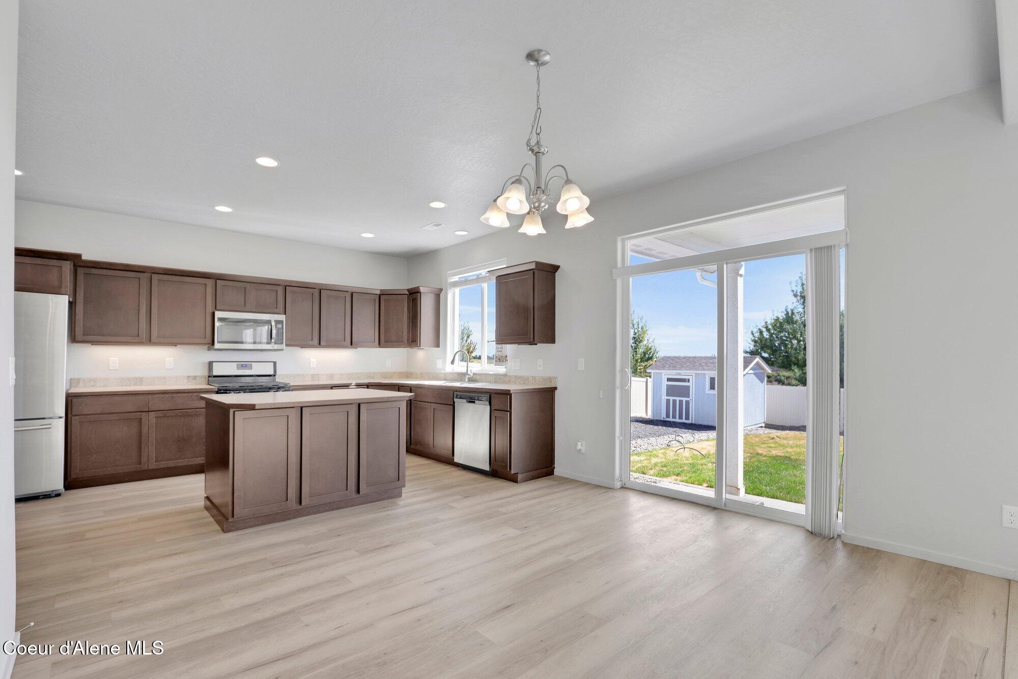 4381 N SHELBURNE LOOP