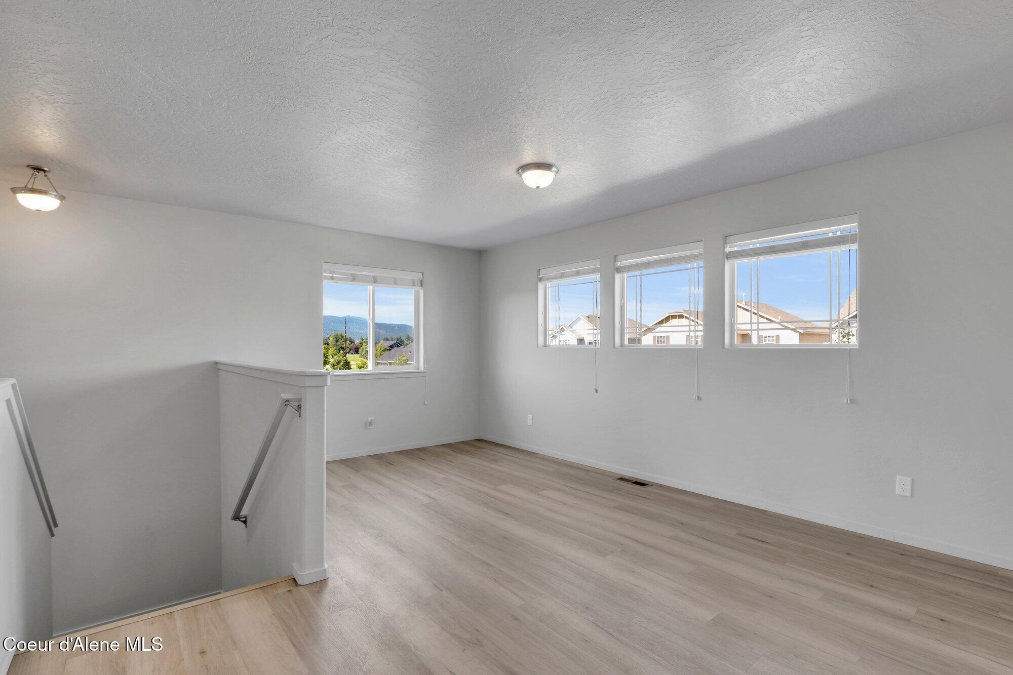 4381 N SHELBURNE LOOP