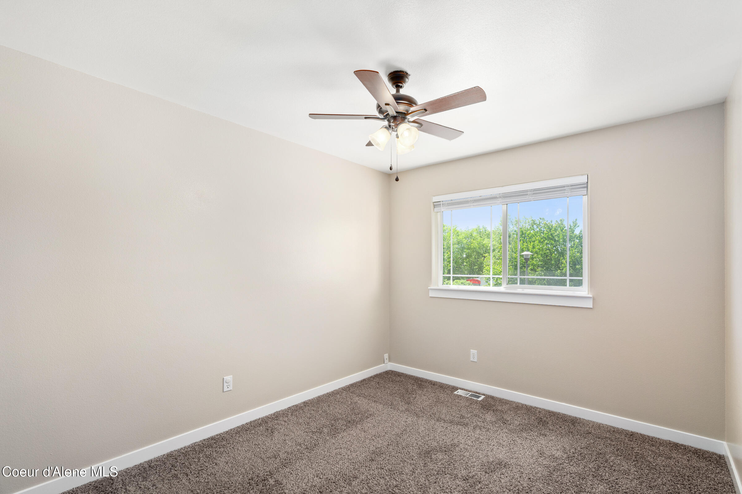 1800 N WILLAMETTE DR