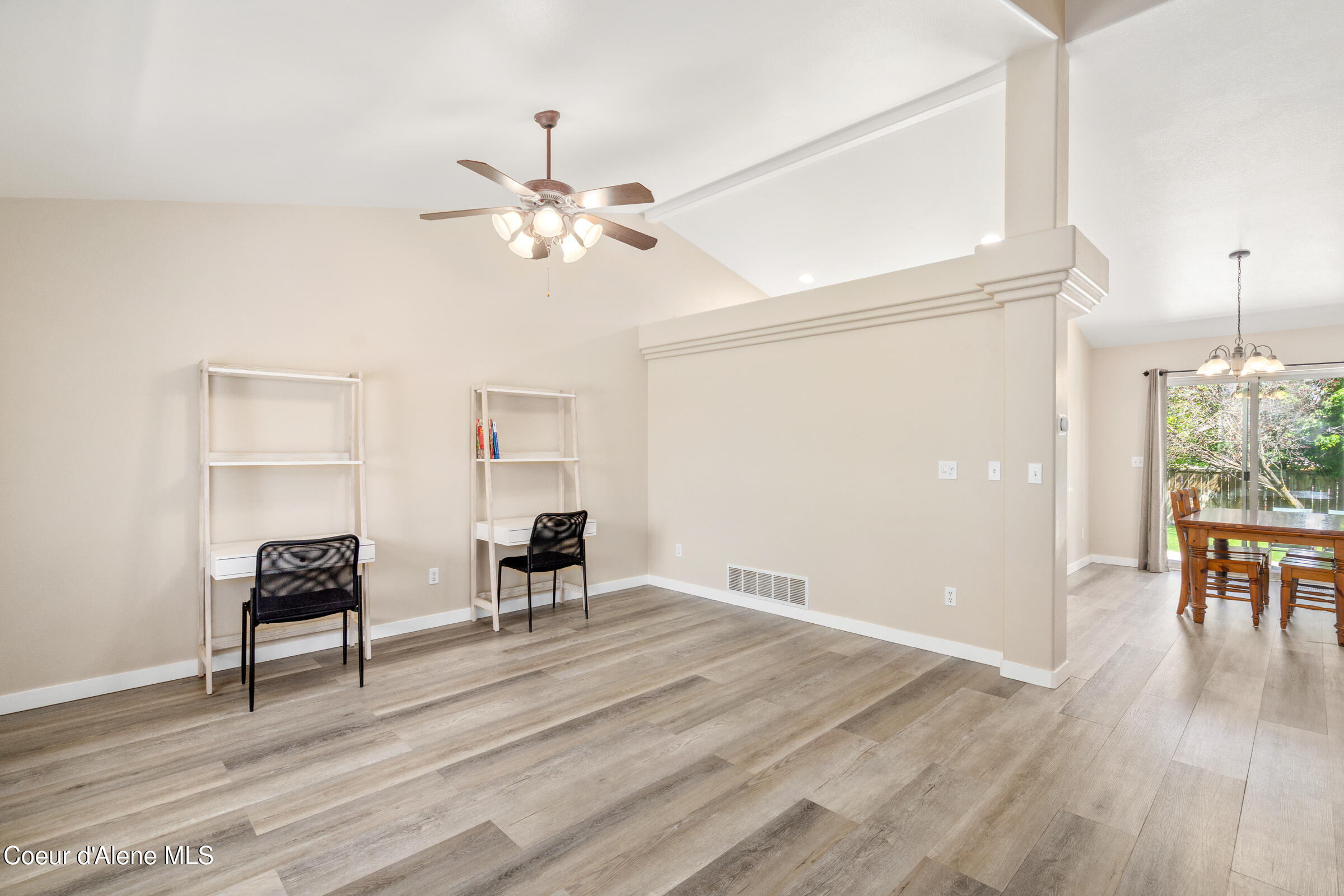 1800 N WILLAMETTE DR