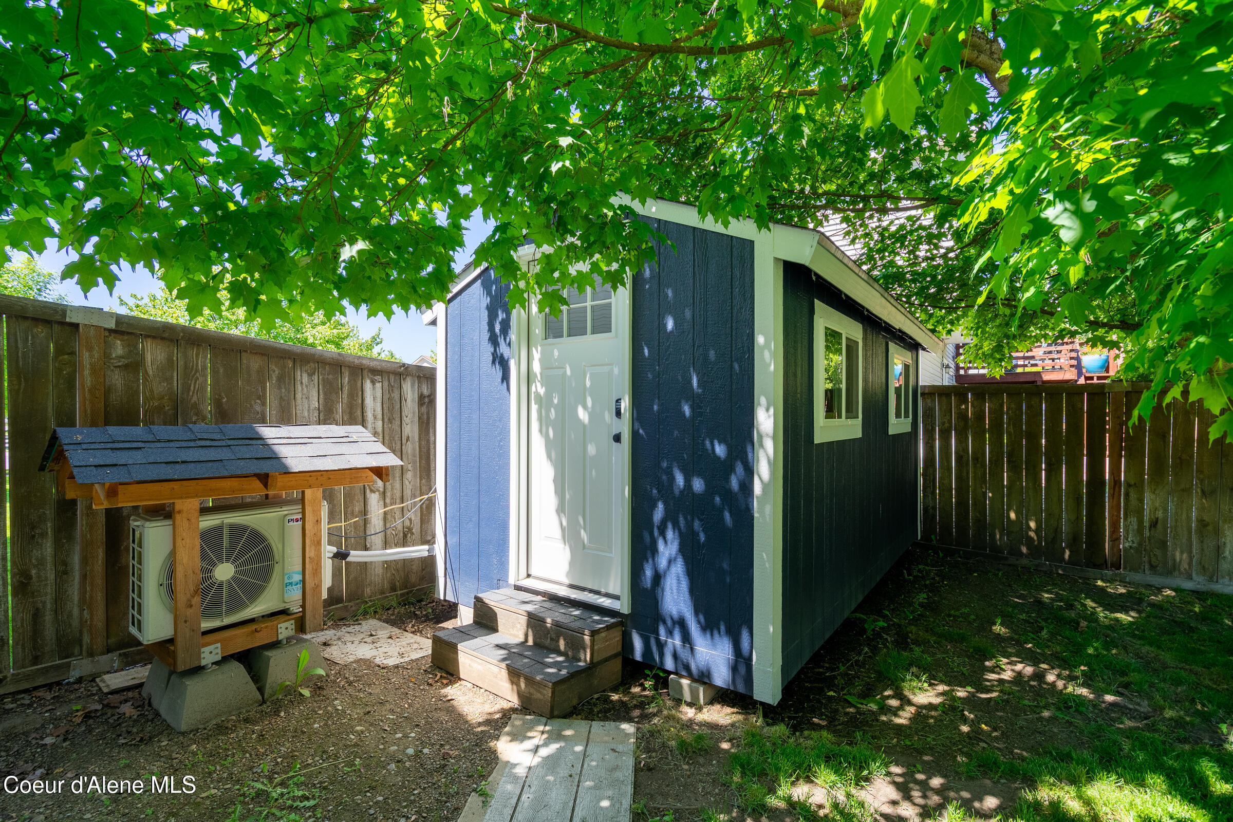 1800 N WILLAMETTE DR