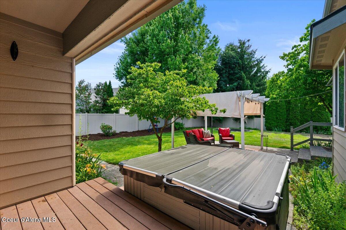 5812 N HARCOURT DR, Coeur d'Alene