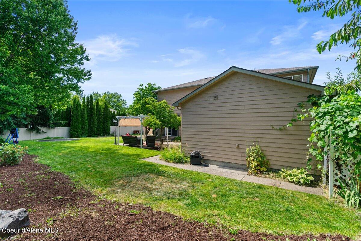 5812 N HARCOURT DR, Coeur d'Alene