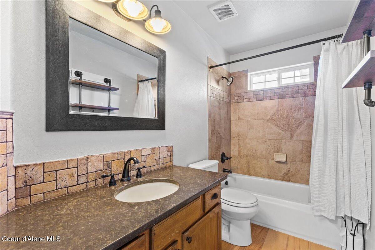 5812 N HARCOURT DR, Coeur d'Alene