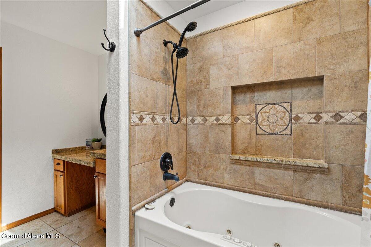 5812 N HARCOURT DR, Coeur d'Alene