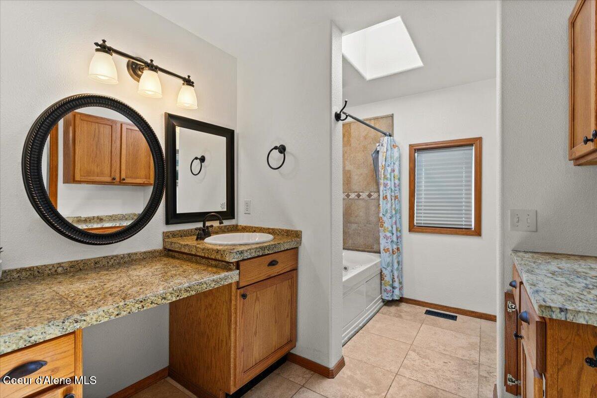 5812 N HARCOURT DR, Coeur d'Alene