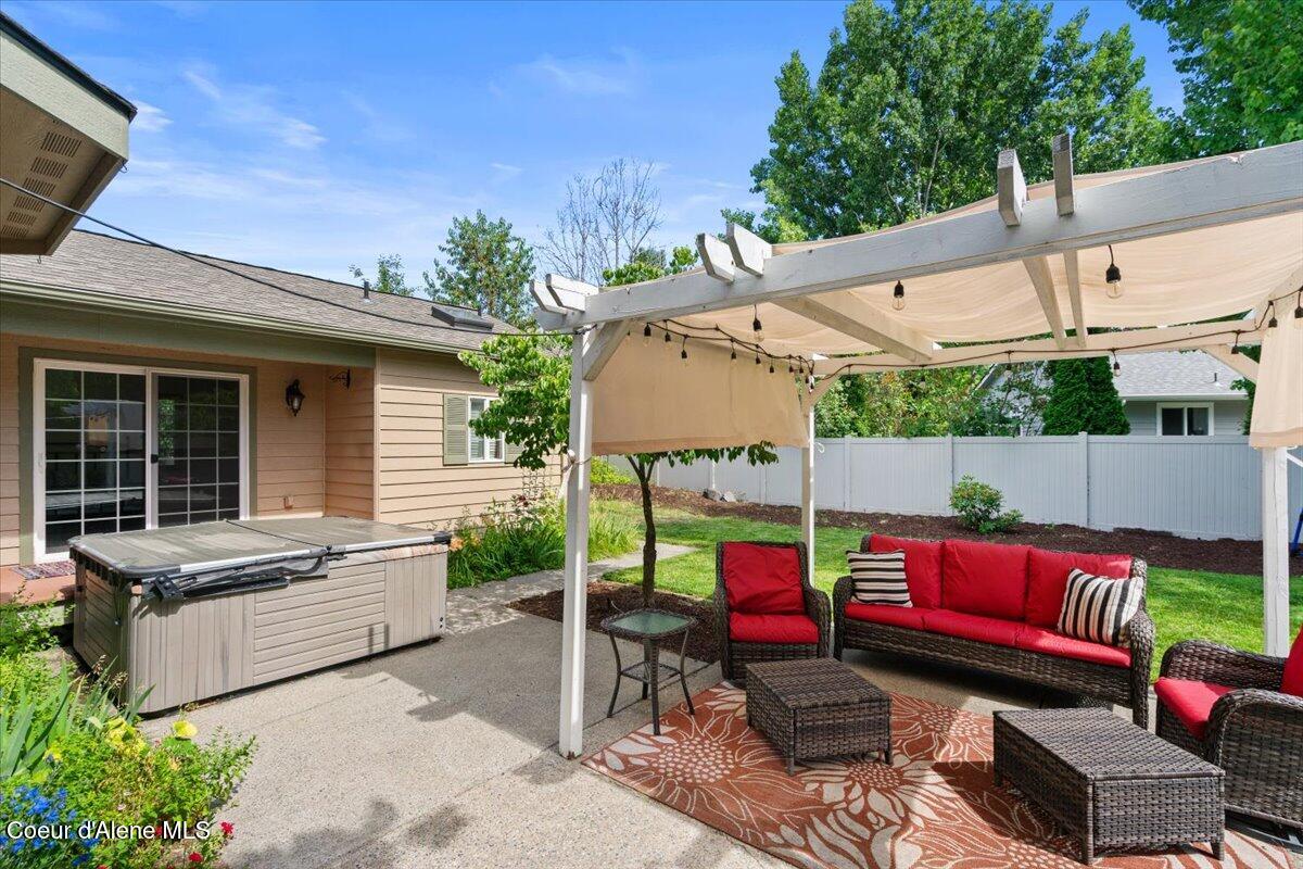 5812 N HARCOURT DR, Coeur d'Alene