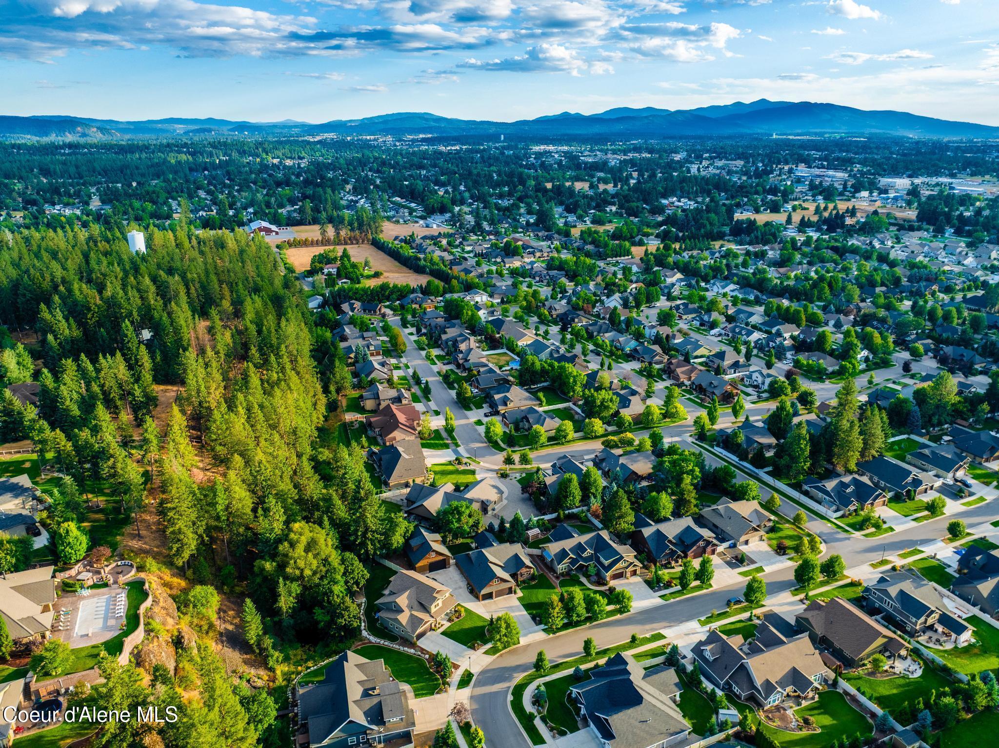 1122 E MAROON CREEK DR