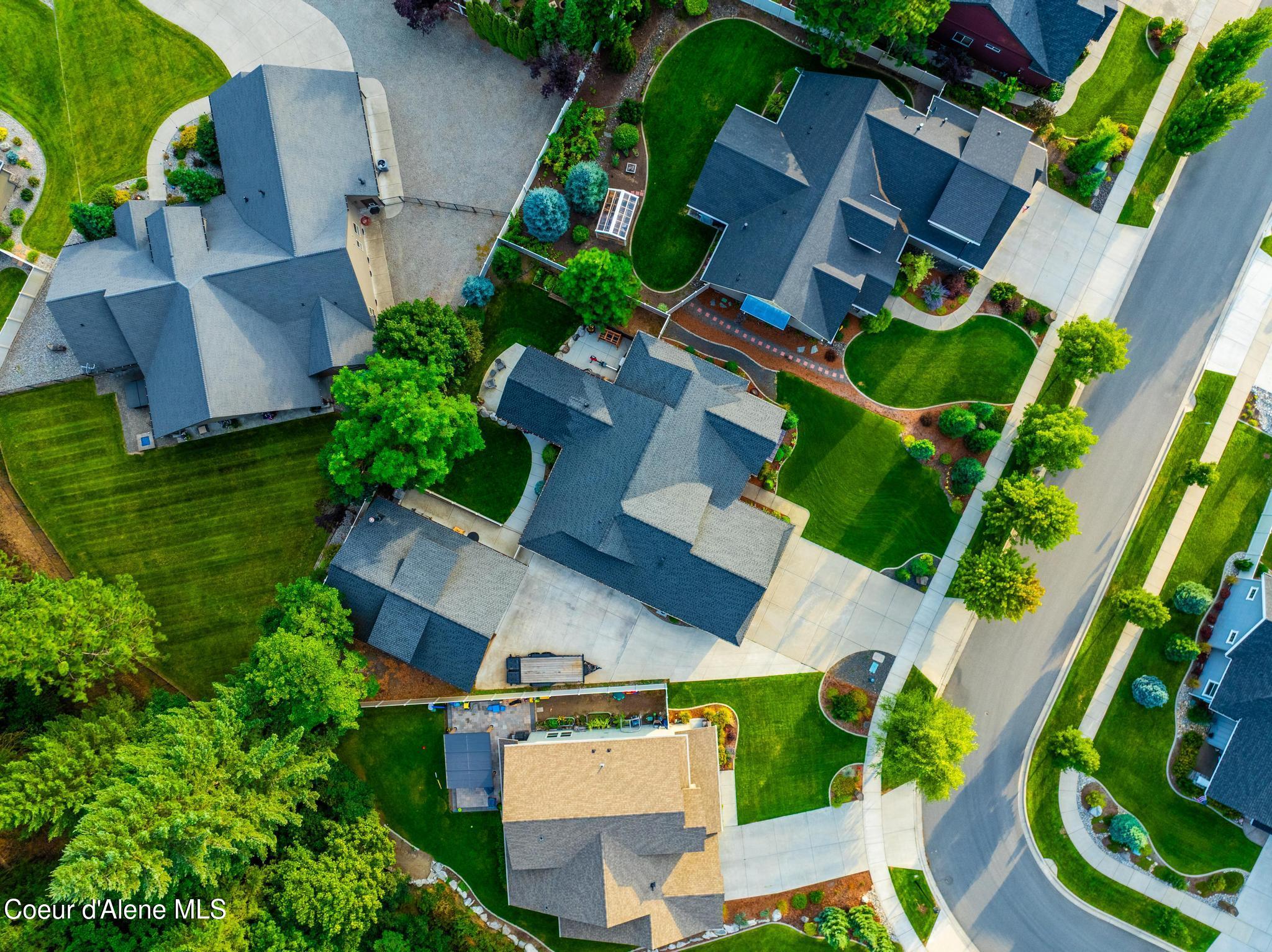 1122 E MAROON CREEK DR