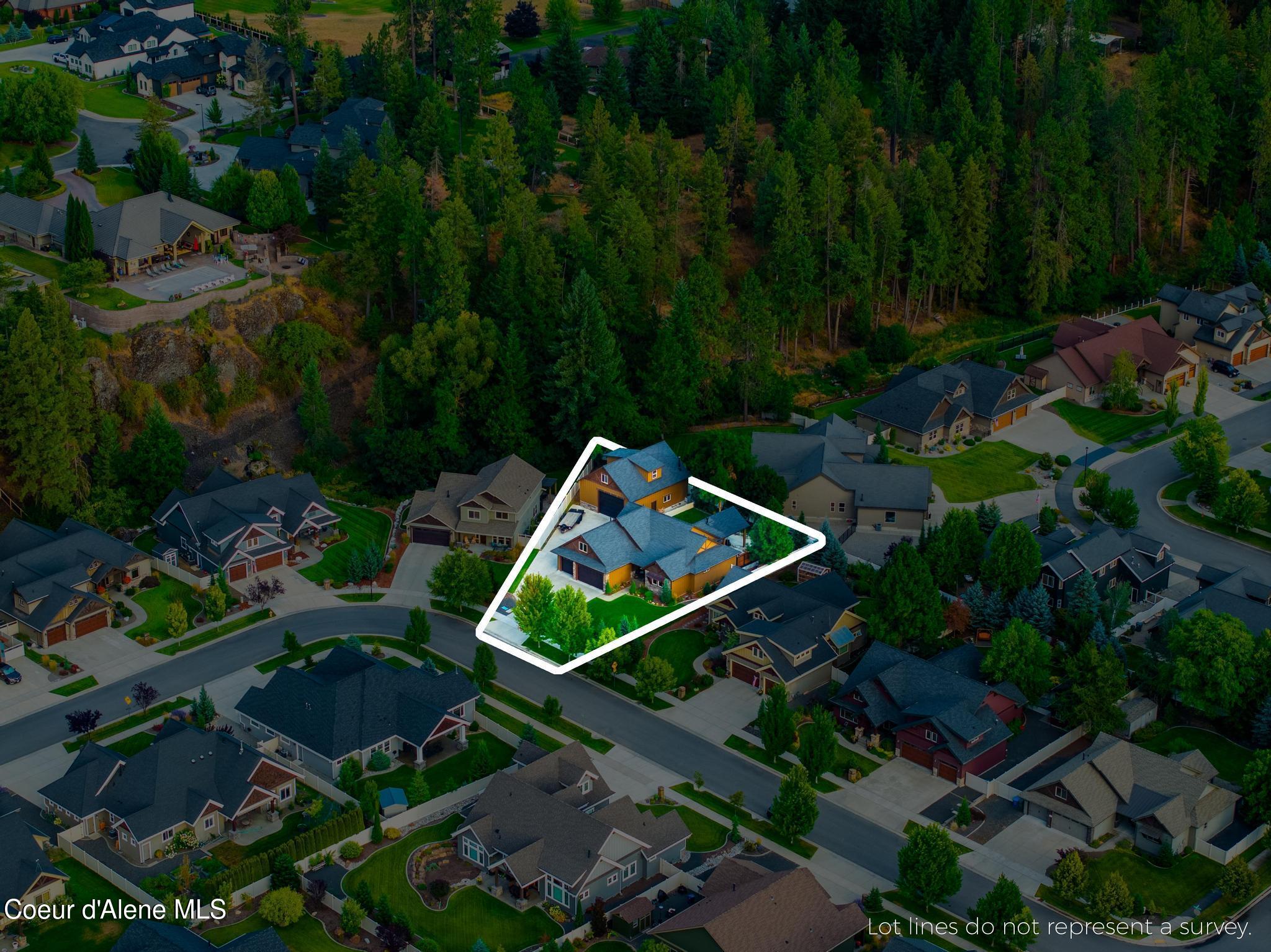 1122 E MAROON CREEK DR