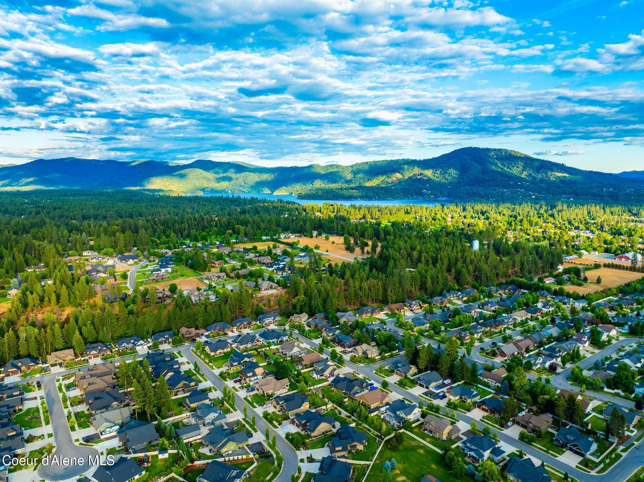 1122 E MAROON CREEK DR