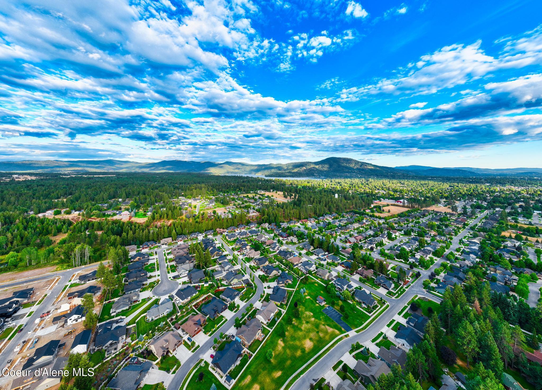 1122 E MAROON CREEK DR