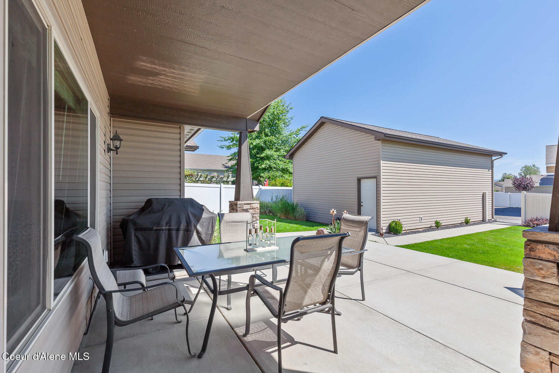 7746 N FAIRBORNE LN, Coeur d'Alene