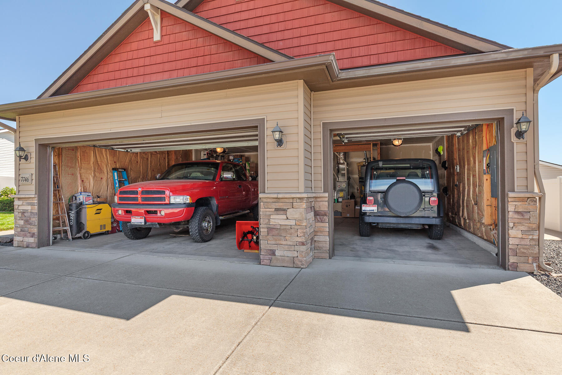 7746 N FAIRBORNE LN, Coeur d'Alene