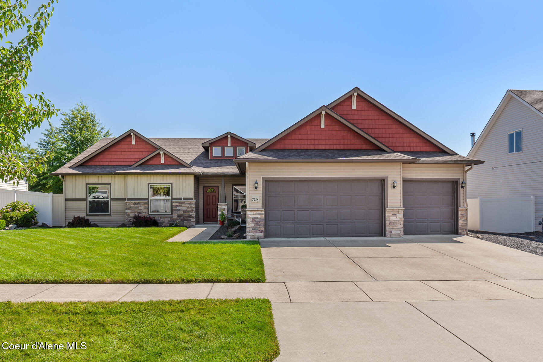 7746 N FAIRBORNE LN, Coeur d'Alene
