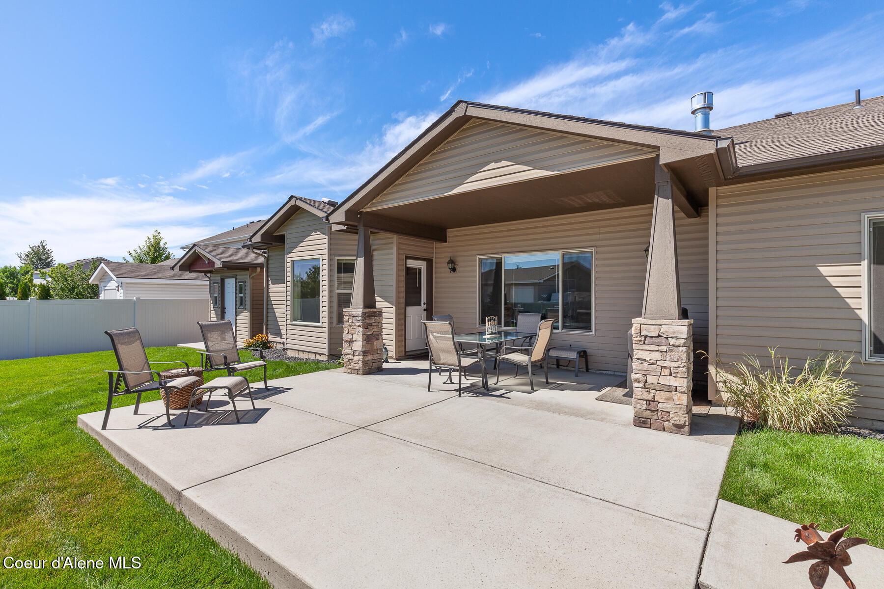7746 N FAIRBORNE LN, Coeur d'Alene