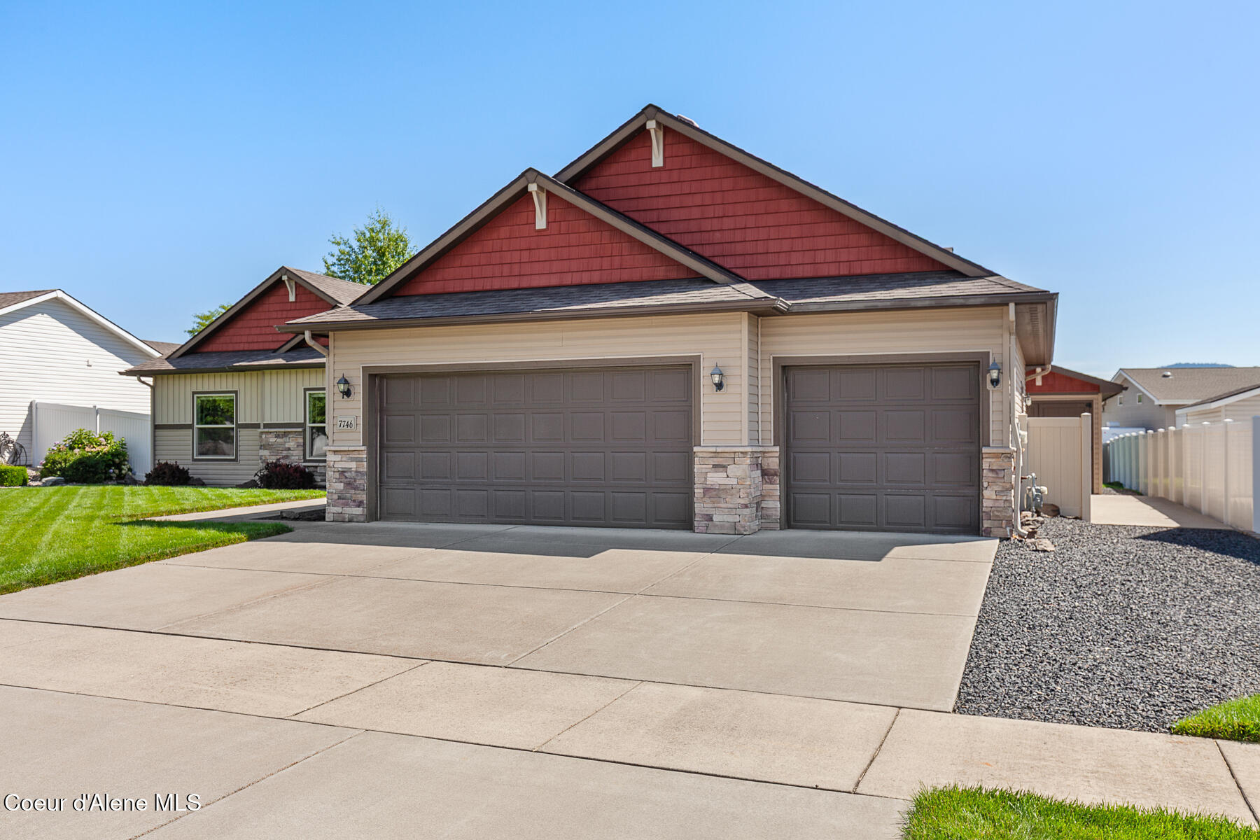 7746 N FAIRBORNE LN, Coeur d'Alene
