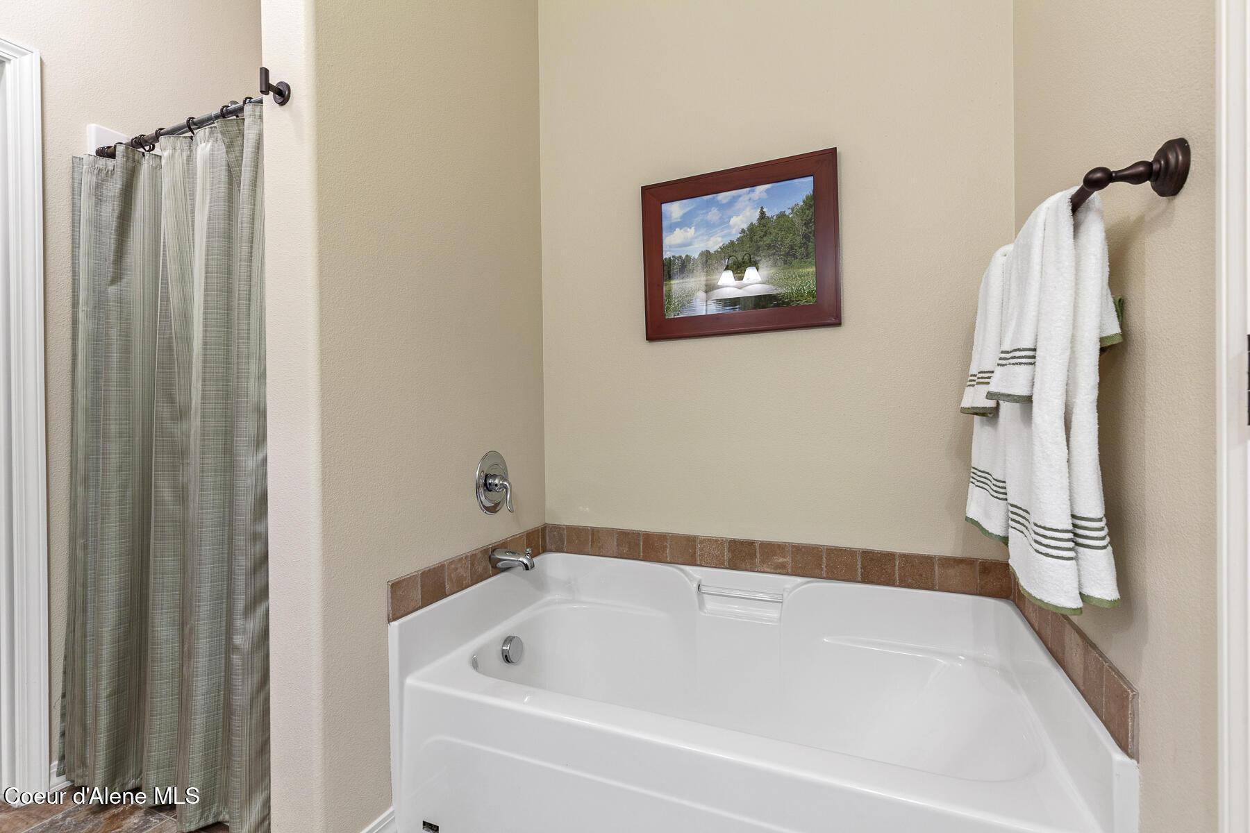 7746 N FAIRBORNE LN, Coeur d'Alene
