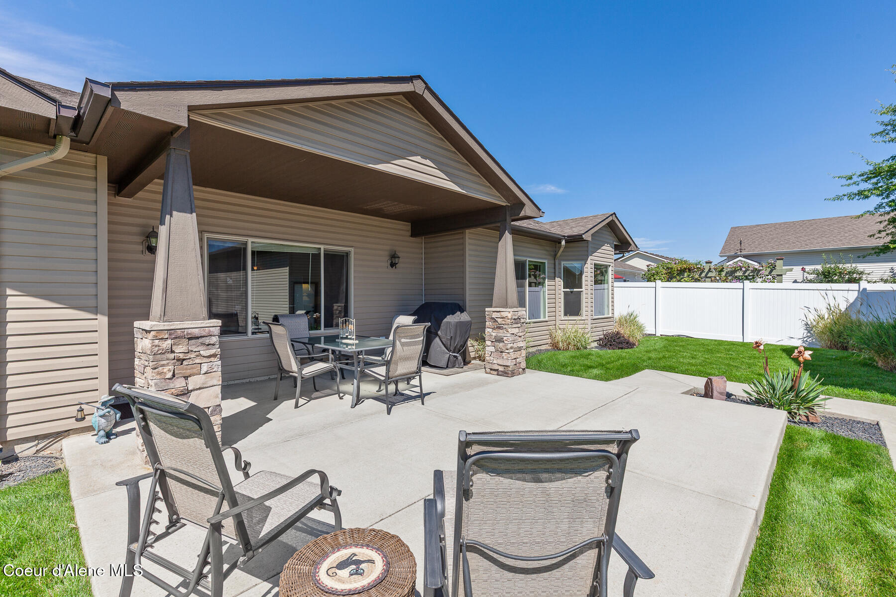 7746 N FAIRBORNE LN, Coeur d'Alene