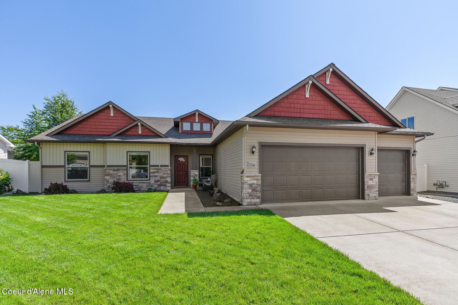 7746 N FAIRBORNE LN, Coeur d'Alene