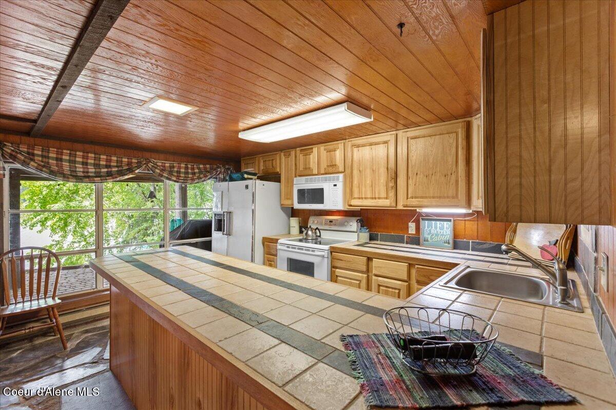 7355 E Cumberland CT